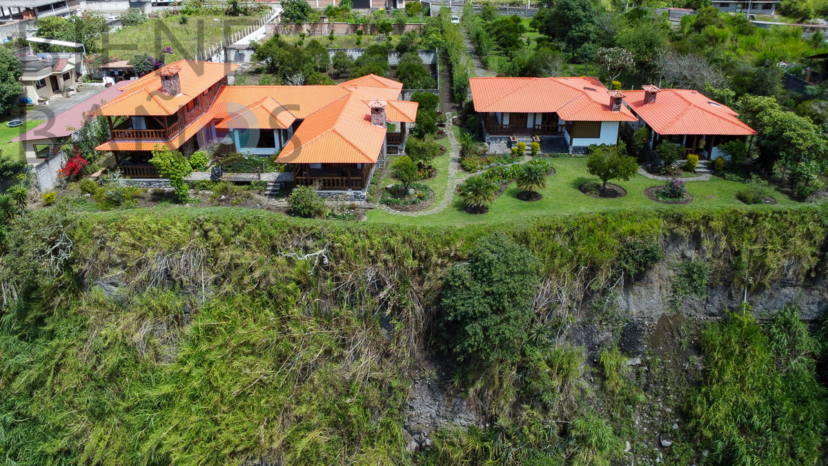 Cabañas en Lligñay con Panorámicas de Baños y el Oriente
